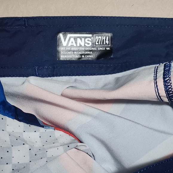 Vans Boys swim trunks/board shorts - Picture 3 of 7